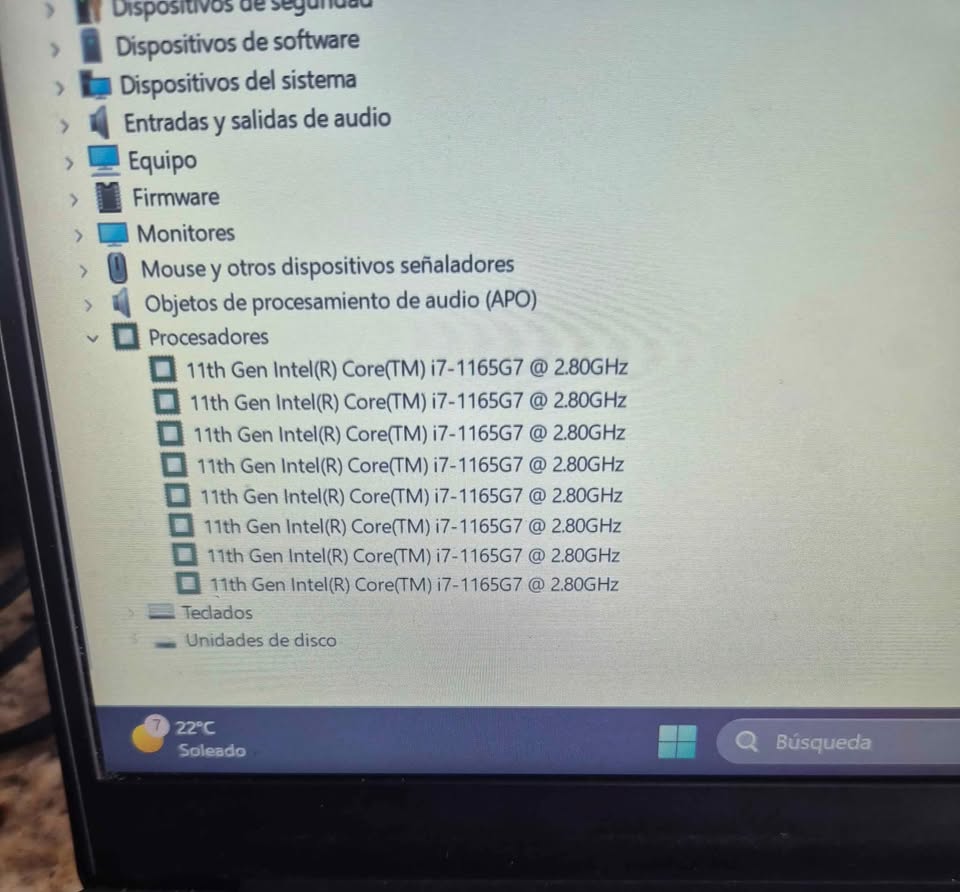Lenovo thinkpad core i7 11 generación 16 de ram 512 GB ssd sólido Al cien batería buena No cambio