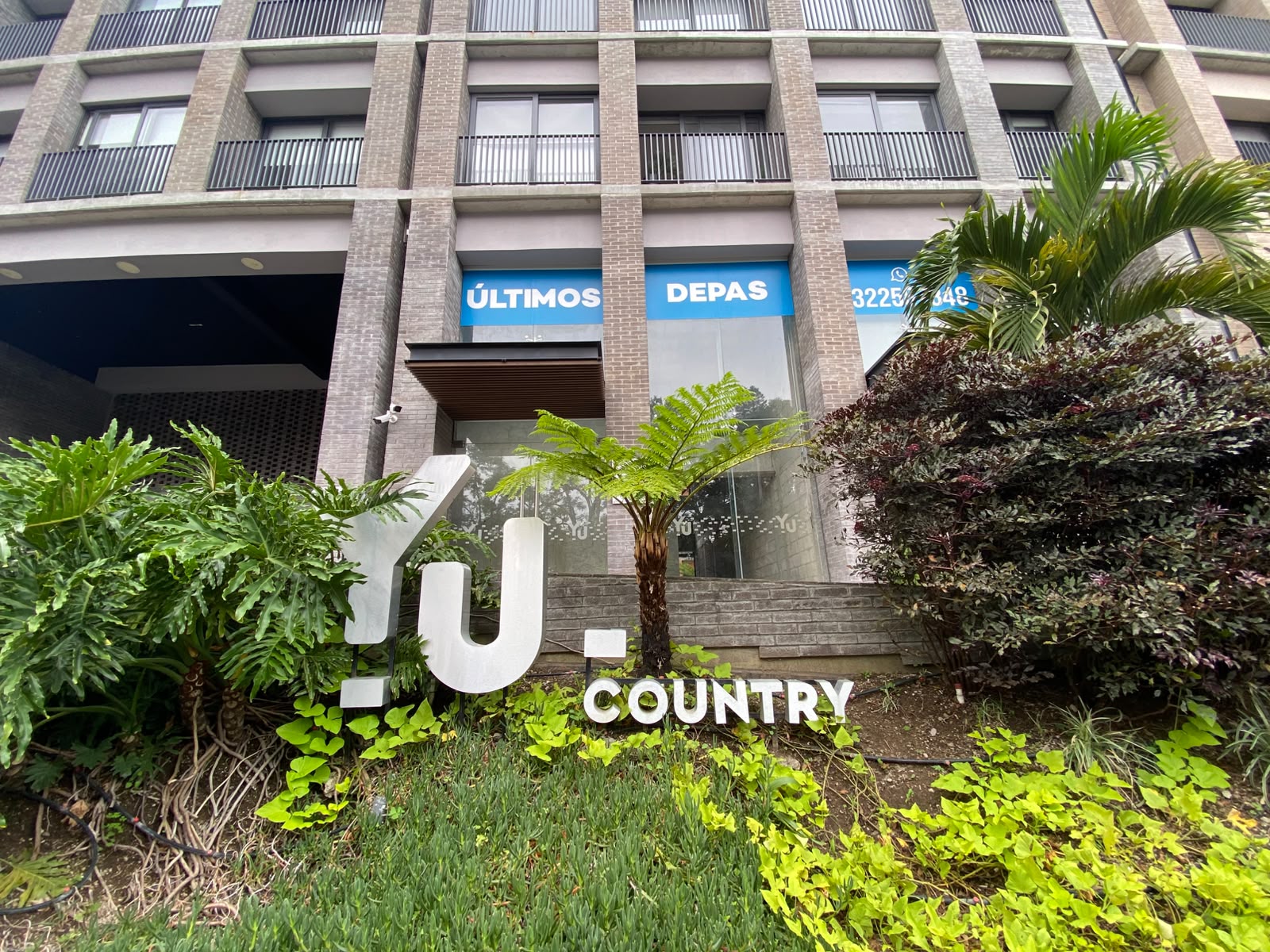 LOCAL EN RENTA EN CONDOMINIO YU COUNTRY